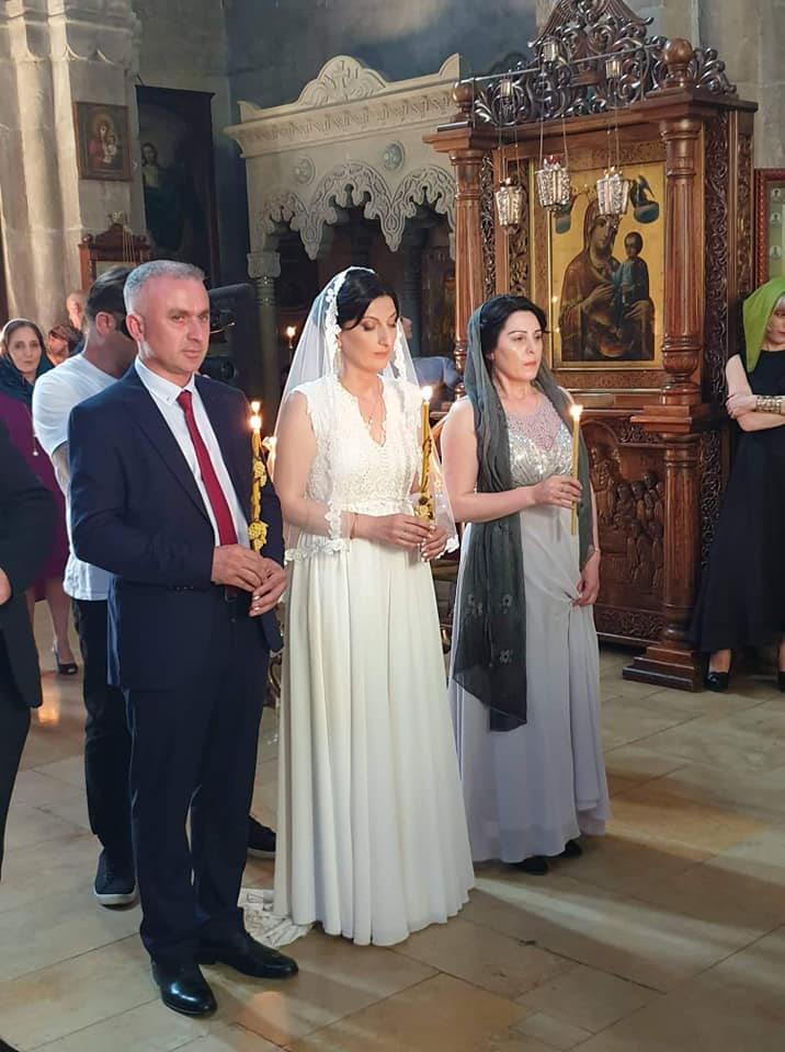 კარიბჭის ჟურნალისტს თეა ცაგურიშვილს და დათო თოდრიას ვულოცავთ გაბედნიერებას KARIBCHE
