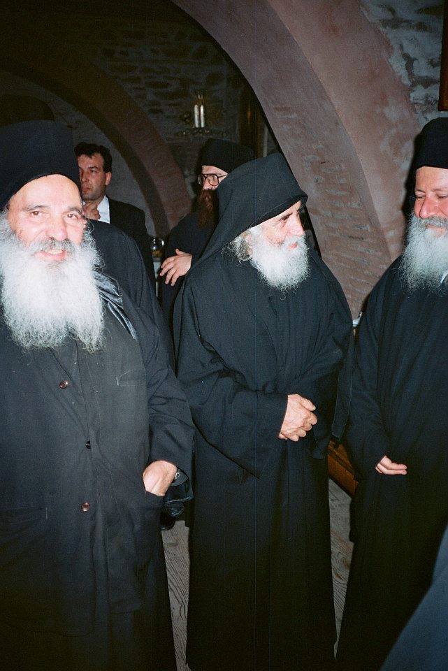სასიხარულოა, რომ ათონზე დღესაც მოღვაწეობენ ქართველი ბერები, რომელთა გულში დადენილი ცრემლებით ირწყვება ჩვენი სულის ხრიოკი KARIBCHE