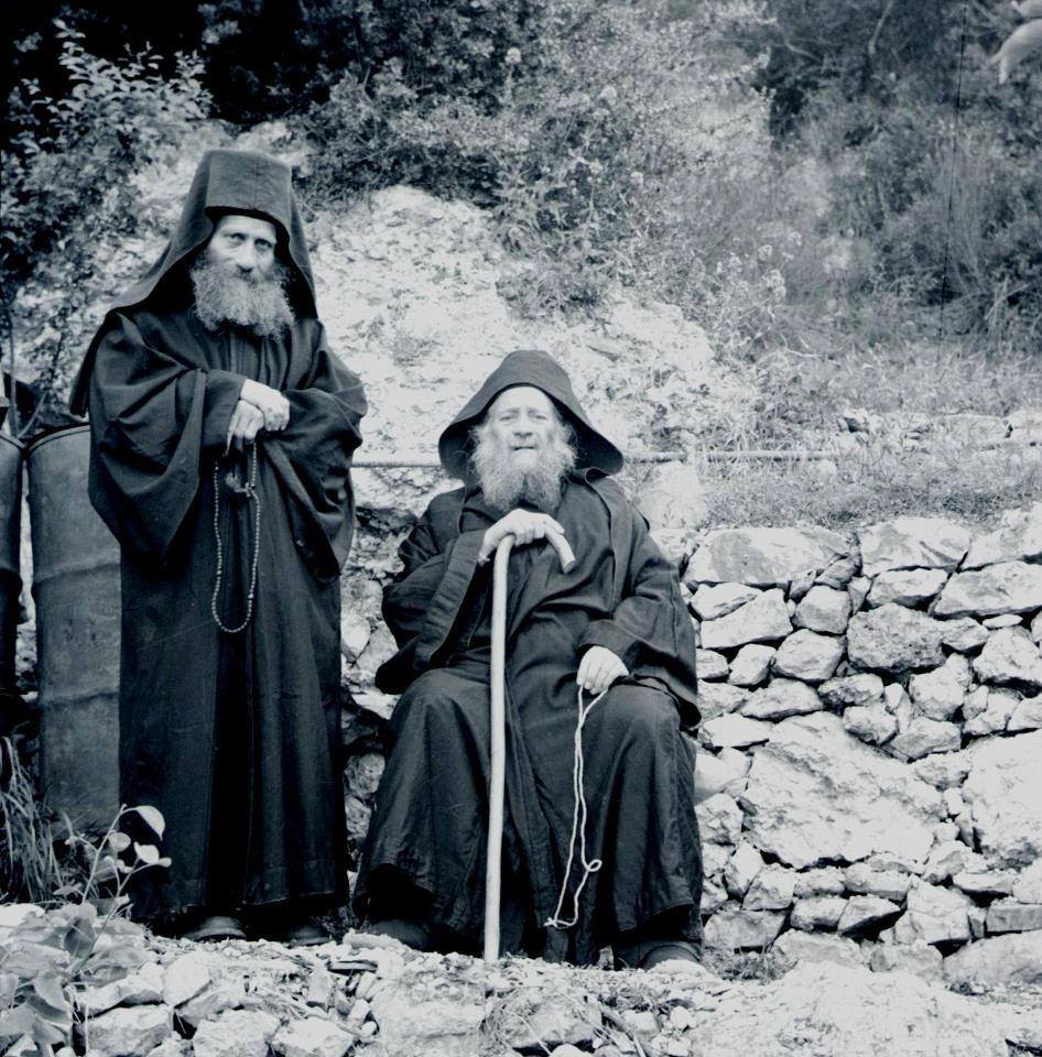 ათონი სახლია სიგლახაკისა, ათონი სიბრძნეა ყოვლადწმინდა დედოფლისა, ათონი ჰიმნია ღვთის განდიდებისა, ათონი ტკივილია ეშმაკთა, ათონი მდუმარებაა "ოქრო ქებული", ათონი დედამიწის სამკაულია. KARIBCHE