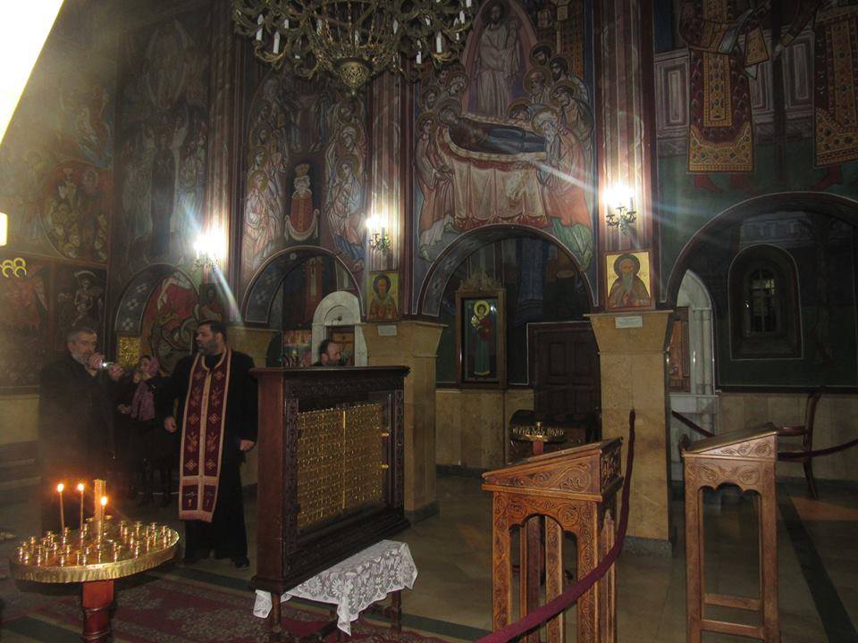 ვინ იცის, ჩვენს ირგვლივ კიდევ რამდენი უთქმელი სასწაული აღასრულა უფალმა ამ სასწაულმოქმედი ხატის მეშვეობით KARIBCHE