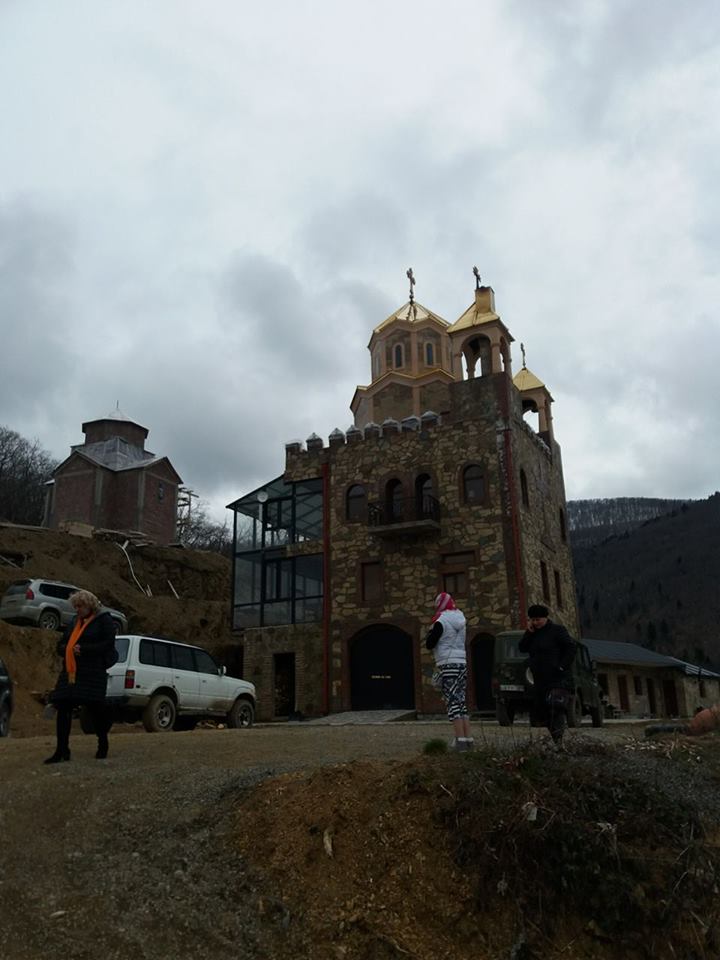 კეთილგონიერი ავაზაკის სახელობის ტაძარი ყველა დაცემულს და ავაზაკს თავისკენ მოუხმობს KARIBCHE