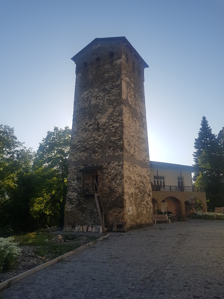 მაჩაბლის კოშკი KARIBCHE