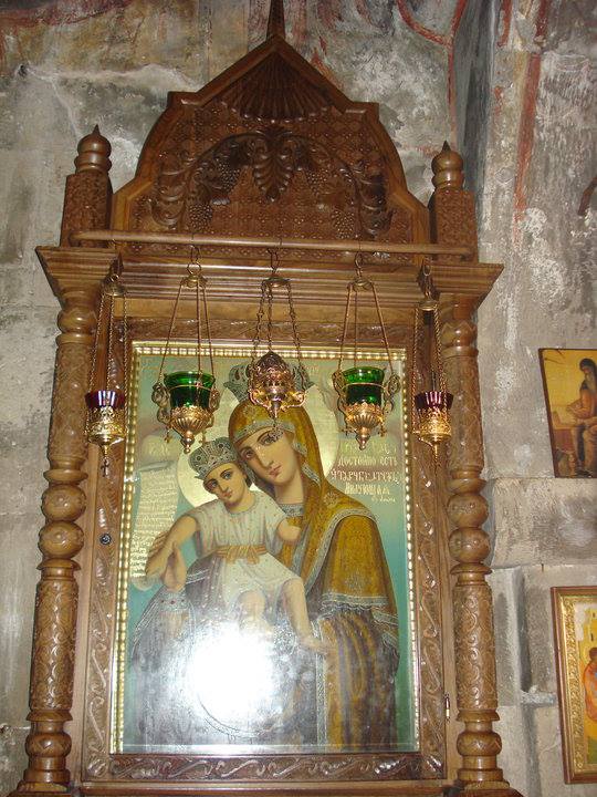 მღვიმევის ულამაზესი მონასტრის დედების მიერ აღვლენილი ლოცვა, მომლოცველებს დიდ ნუგეშს აძლევს KARIBCHE