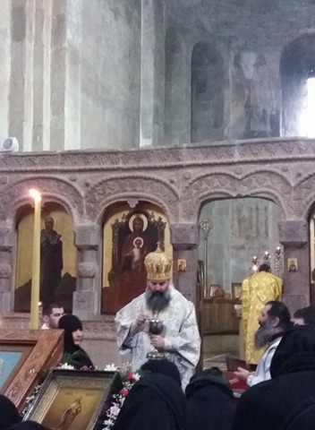 წმინდა ნინოს დღესასწაულთან დაკავშირებით სამთავროს წმინდა ნინოს დედათა მონასტერში სადღესასწაულო ღვთისმსახურენა აღავლინა სენაკისა და ჩხოროწყუს მიტროპოლიტმა, კათოლიკოს პატრიარქის თანამოსაყდრემ - მეუფე შიომ KARIBCHE