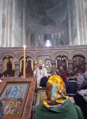 წმინდა ნინოს დღესასწაულთან დაკავშირებით სამთავროს წმინდა ნინოს დედათა მონასტერში სადღესასწაულო ღვთისმსახურენა აღავლინა სენაკისა და ჩხოროწყუს მიტროპოლიტმა, კათოლიკოს პატრიარქის თანამოსაყდრემ - მეუფე შიომ KARIBCHE