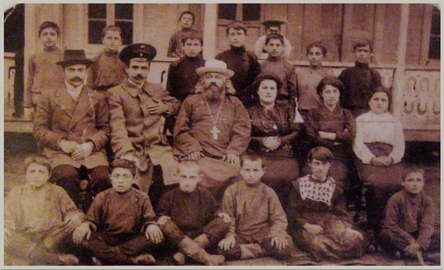 მღვდელი ამბროსი კანდელაკი იმ სემინარიელთა ჯგუფს მიეკუთვნებოდა, რომელნიც წმინდა ილია ჭავჭავაძის ეროვნული იდეებით გულანთებულნი ემსახურებოდნენ საკუთარ ქვეყანას KARIBCHE