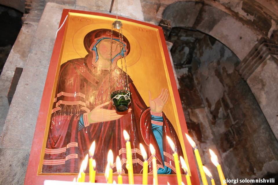 ზემო ვარძიის ღვთისმშობლის მიძინების ტაძრის მნიშვნელოვანი სიწმინდეები - ვარძიის ღვთისმშობლის და წმინდა ნიკოლოზის ხატები KARIBCHE