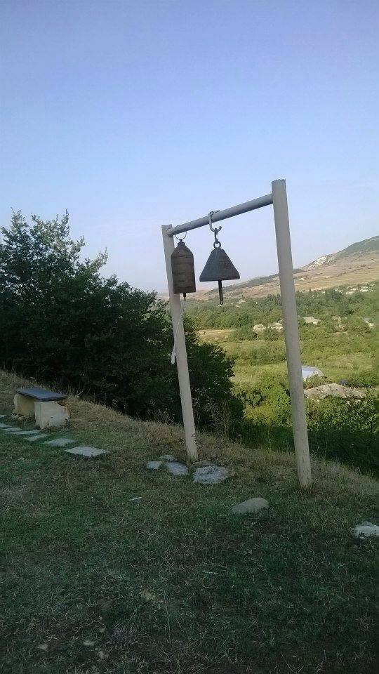 ვედრების ღვთისმშობლის შობის სახელობის დედათა მონასტერი დახმარების მოლოდინშია KARIBCHE