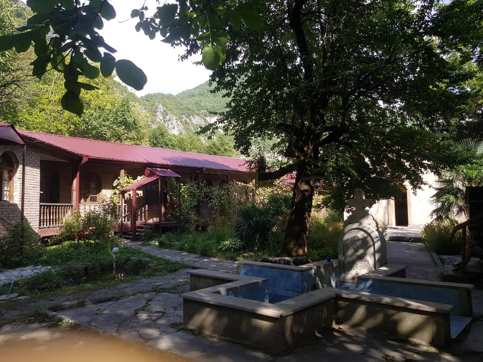 წმინდა მაქსიმე აღმსარებლის მამათა მონასტერი KARIBCHE
