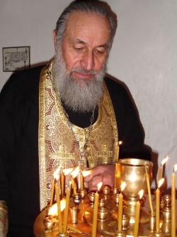ყოველ წირვაზე ისეთი განცდა მაქვს, თითქოს ეკლესია მხრებზე მაწევს