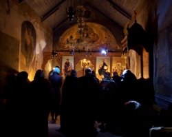 ეკლესიაში შემოვიდა ორი განდეგილი: ორივე შიშველი იყო და ჩემ გარდა მამათაგან ვერავინ ხედავდა