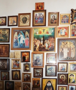 კითხვას სვამს მკითხველი