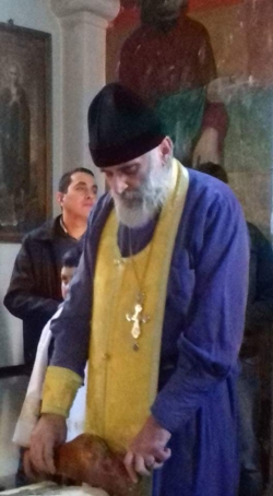 მამა ალექსი ძამუკაშვილს თეთრი გიორგის ტაძრის ეზოში დაკრძალავენ