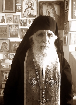 ბარძიმი უნდა გამომებრძანებინა, რომ ტყვიების ზუზუნი ატყდა - ტაძრის გუმბათს უშენდნენ