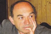 მთელი სიცოცხლე ფურცელზე თავდახრილი სიტყვებს ათვინიერებ, რათა შენს სათქმელს, შენი სულის ძახილს მოარგო