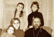 ასე მაკურთხა უწმინდესმა დიაკვნად თავის კაბაში